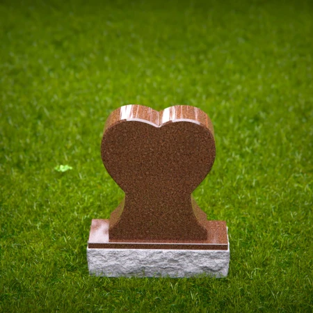 1941 - Herzförmiger Gedenkstein - Symbol der Liebe und Erinnerung