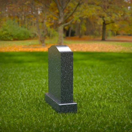 1801 - Elegantes Grabsteindesign im friedlichen Herbstfriedhof