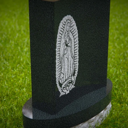 1578 - Lápida Conmemorativa de Granito Negro con Grabado de la Virgen de Guadalupe