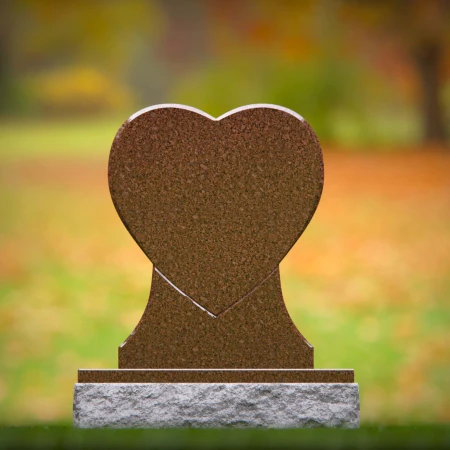 1941 - Herzförmiger Gedenkstein - Symbol der Liebe und Erinnerung