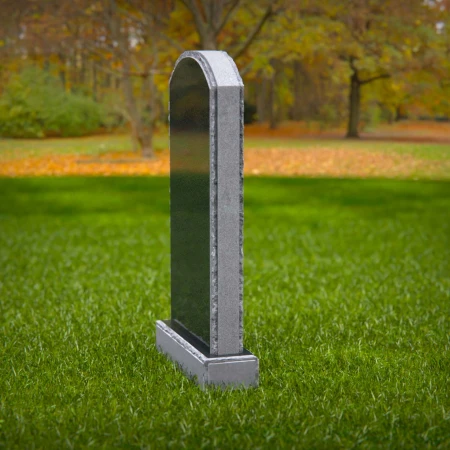 1874 - Eleganter Bogenförmiger Grabstein in friedlicher Parklandschaft