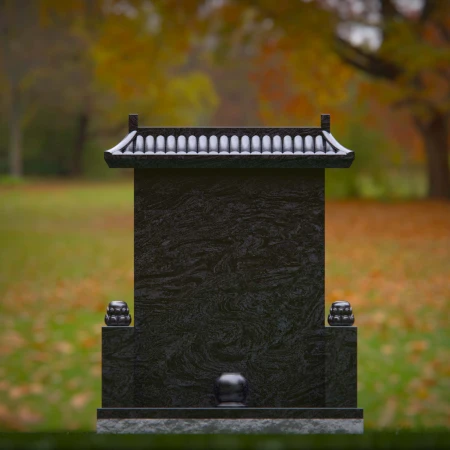 1900 - Traditionelles Denkmal mit Ziegeldach in ruhiger natürlicher Umgebung