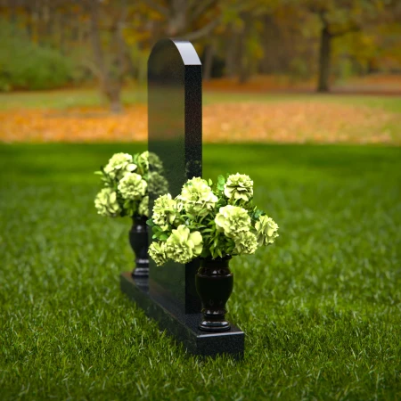 1255 - Timeless Granite Headstone with Polished Finish – A Perfect Memorial Tribute