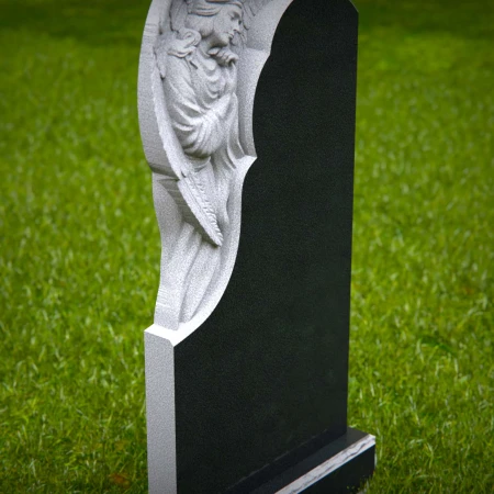 1867 - Gekrümmter Gedenkstein mit geschnitztem betenden Engel
