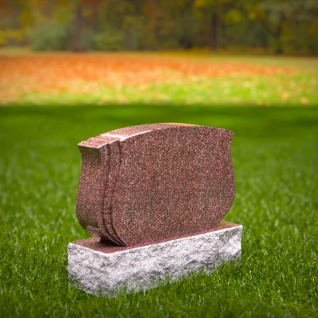 1963 - Traditioneller gebogener Granitgrabstein mit weichen Konturrändern