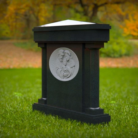 1561 - Schwarzes Granit-Mausoleum-Denkmal mit graviertem religiösem Porträt