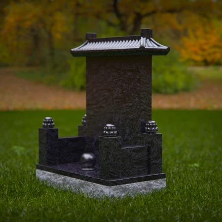 1900 - Traditionelles Denkmal mit Ziegeldach in ruhiger natürlicher Umgebung