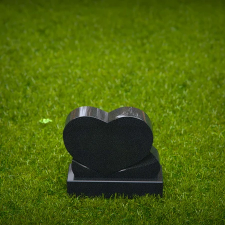 1935 - Monumento de Doble Corazón con Diseño Superpuesto para un Amor Eterno