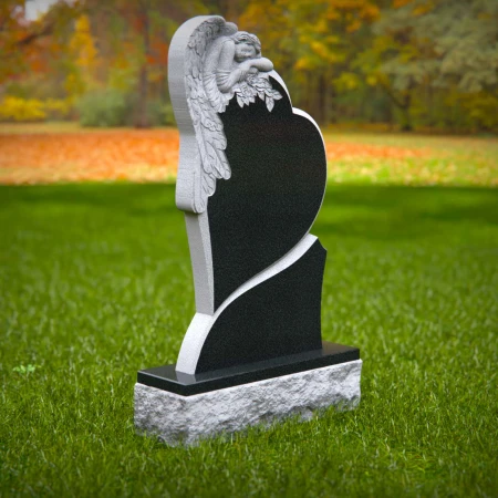 1865 - Grabstein in Herzform mit geschnitzten Engelsflügeln und floralen Akzenten