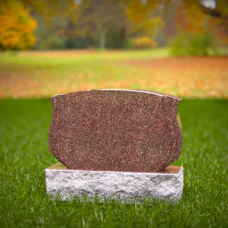 1963 - Traditioneller gebogener Granitgrabstein mit weichen Konturrändern