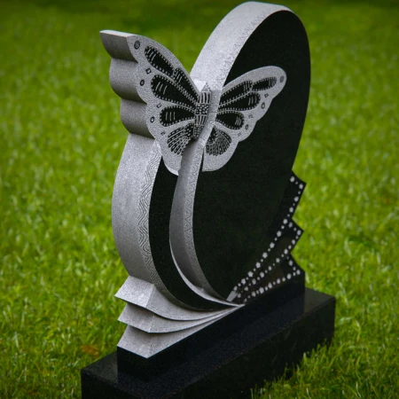 1930 - Elegante Diseño de Lápida Conmemorativa con Tema de Mariposa y Libro