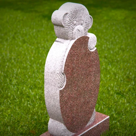 Playful memorials with sculpted bear for children’s headstones