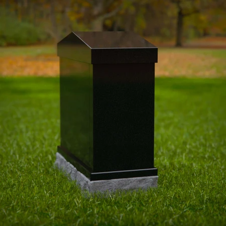 1974 - Modernes Granit-Kremationsnischen-Denkmal mit vier Lichttafelfächern
