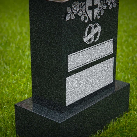 1580 - Eleganter schwarzer Granitgrabstein mit Herz, Kreuz und Eheringen