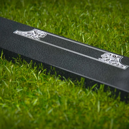 1648 - Flache Grabplatte aus Granit mit Blumen-Gravur