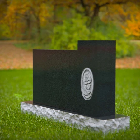 1589 - Modern Black Granite Headstone with Engraved Rose – Elegant Memorial