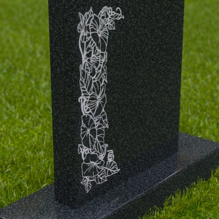1679 - Lápida Conmemorativa Moderna Asimétrica con Grabado Floral - Un Tributo Único